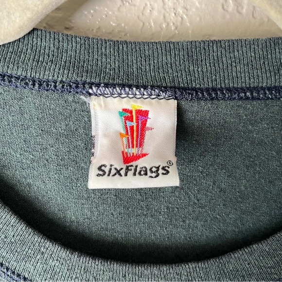 Vintage Six Flags Shirt Unisex Large 1999 Marvin the Martian Retro Kidcore Y2K - Picture 9 of 10